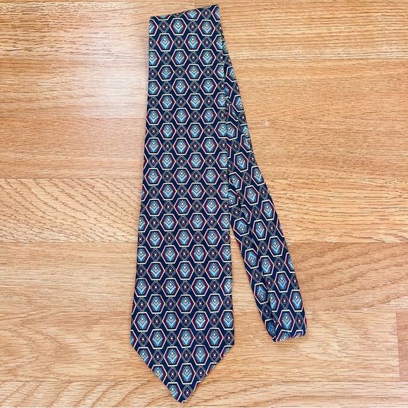 VINTAGE Liberty of London Geometric Print Navy Blue and Red Mens Silk Tie - Picture 5 of 5